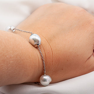 Australian South Sea White Pearl Bracelet in White Gold by World Treasure Designs