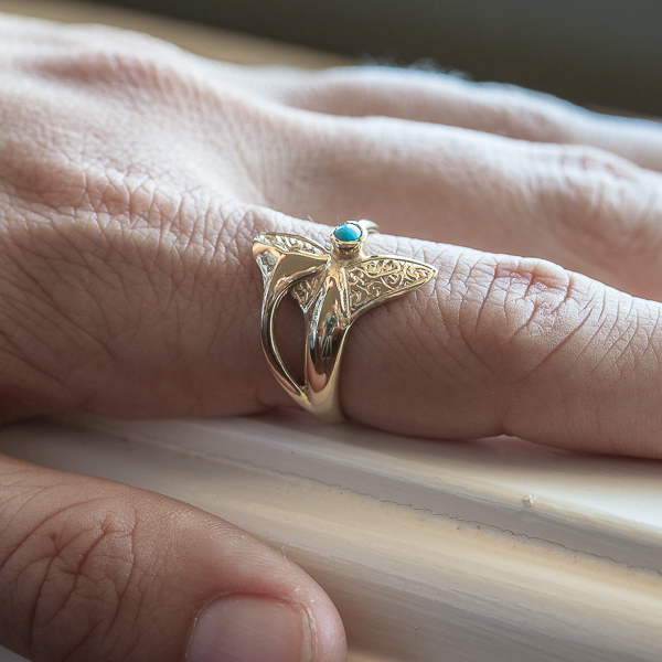 Gold Humpack Mother and Calf Whale Tail Ring