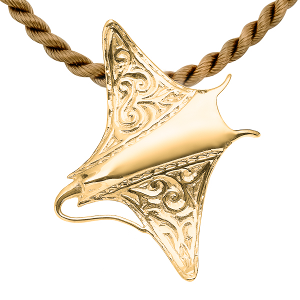 9 Carat Gold Engraved Manta Ray Pendant