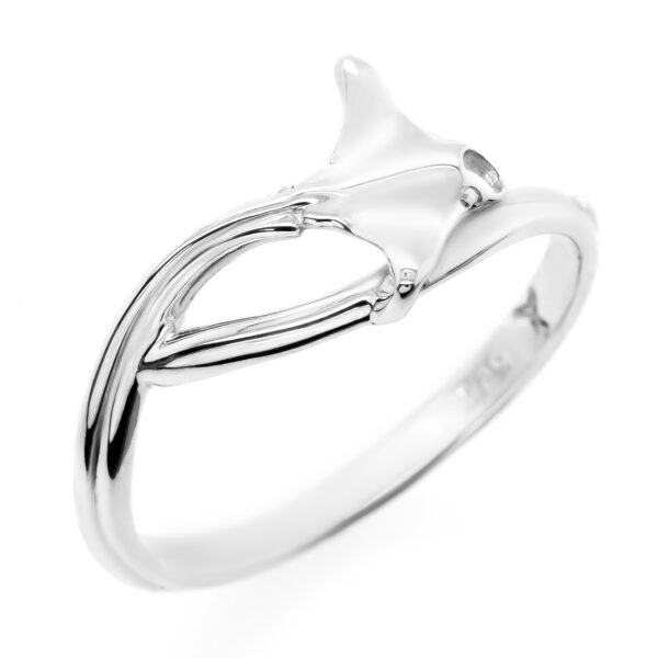 Silver Manta Ray Ring Ocean Jewellery by World Treasure Designs