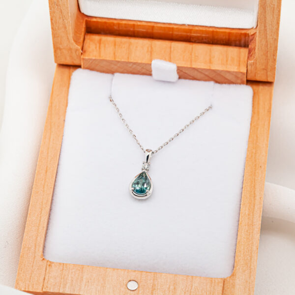 Blue Sapphire Pendant with Diamond in White Gold by World Treasure Designs