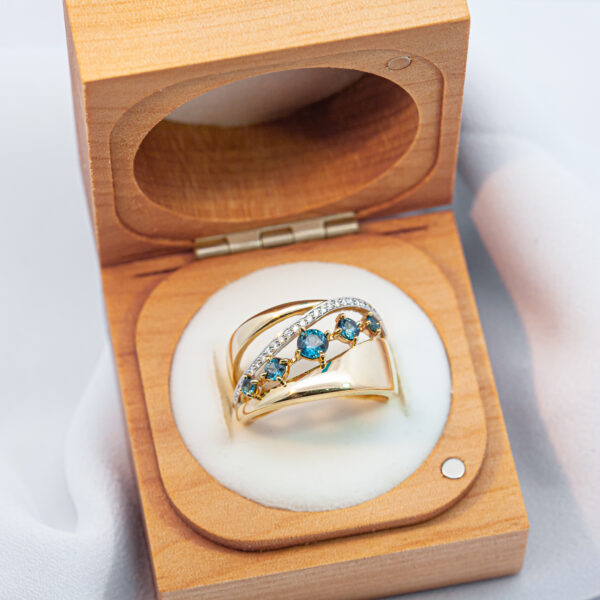 Australian Blue Sapphire with Diamonds Ring in Yellow Gold by World Treasure Designs