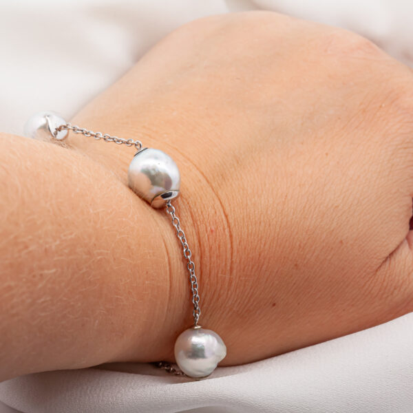 Australian South Sea White Pearl Bracelet in White Gold by World Treasure Designs