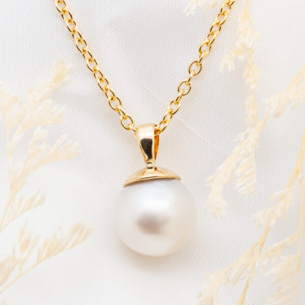 Yellow Gold White South Sea Australian Pearl Necklace by World Treasure Designs